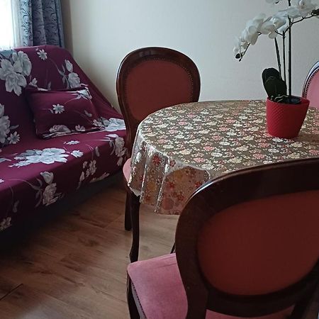 Ziemielu Mols Apartaments/Pirma Linija Pie Juras Liepāja Kültér fotó